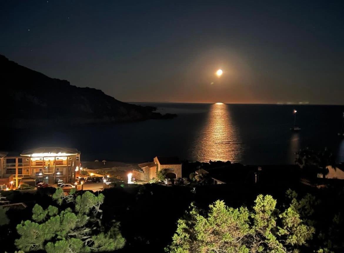 Hotel Lilium Maris Tizzano Bagian luar foto